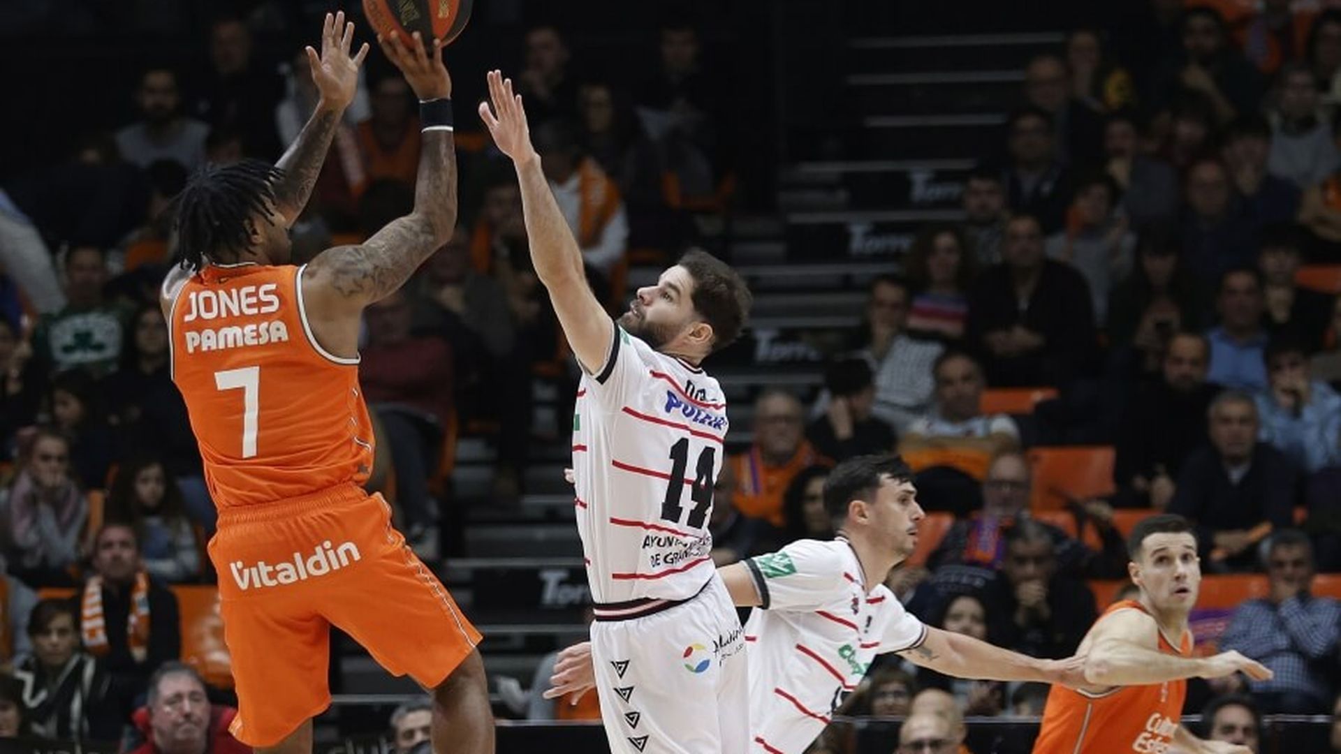 valencia_basket_pone_el_foco_en_la_liga_endesa_visitando_la_pista_del_coviran_granada.jpg