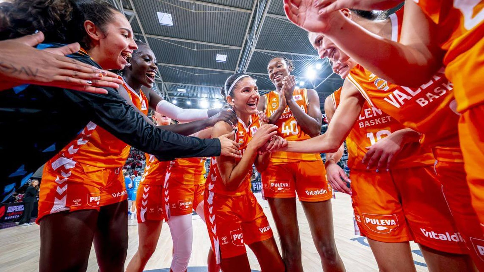 valencia_basket_primer_club_de_la_historia_con_dos_finalistas_del_mismo_titulo.jpg valencia_basket_primer_club_de_la_historia_con_dos_finalistas_del_mismo_titulo.jpg