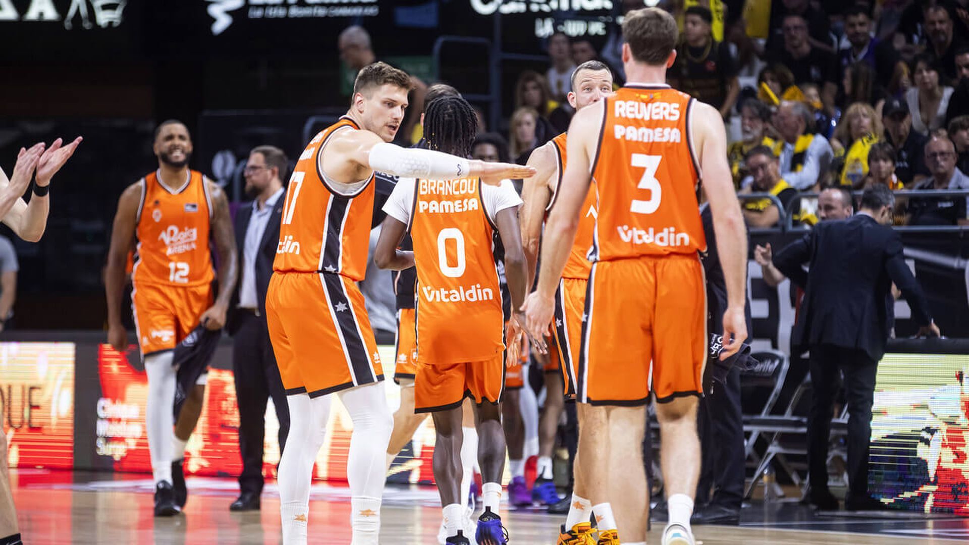 valencia_basket_revienta_tenerife_y_ya_espera_rival_para_su_tercera_final_acb_87_94_001.jpg