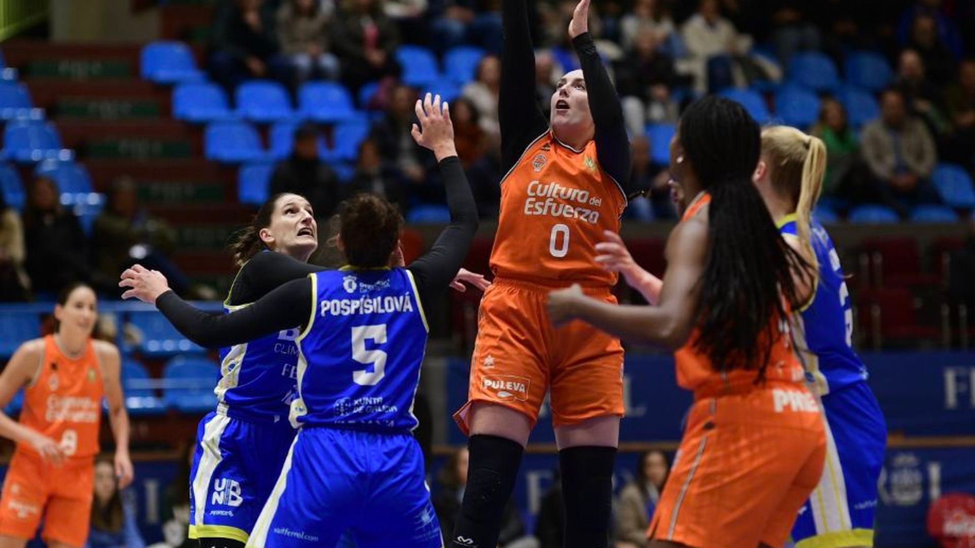 valencia_basket_saca_una_buena_victoria_en_ferrol_55_66_001.png