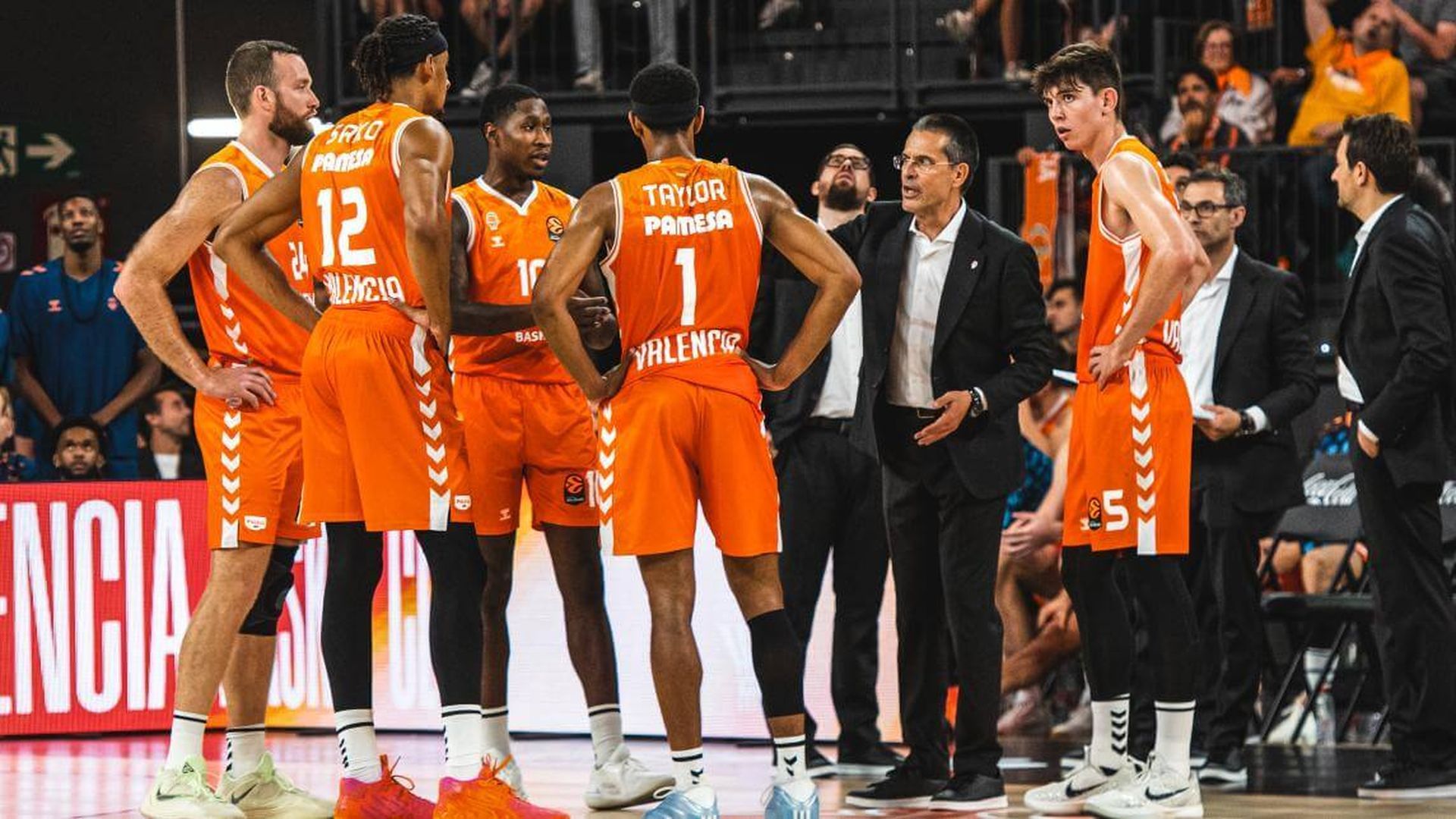 valencia_basket_termina_su_recta_como_visitante_en_la_cancha_del_ea7_emporio_armani_mi_001.jpg valencia_basket_termina_su_recta_como_visitante_en_la_cancha_del_ea7_emporio_armani_mi_001.jpg