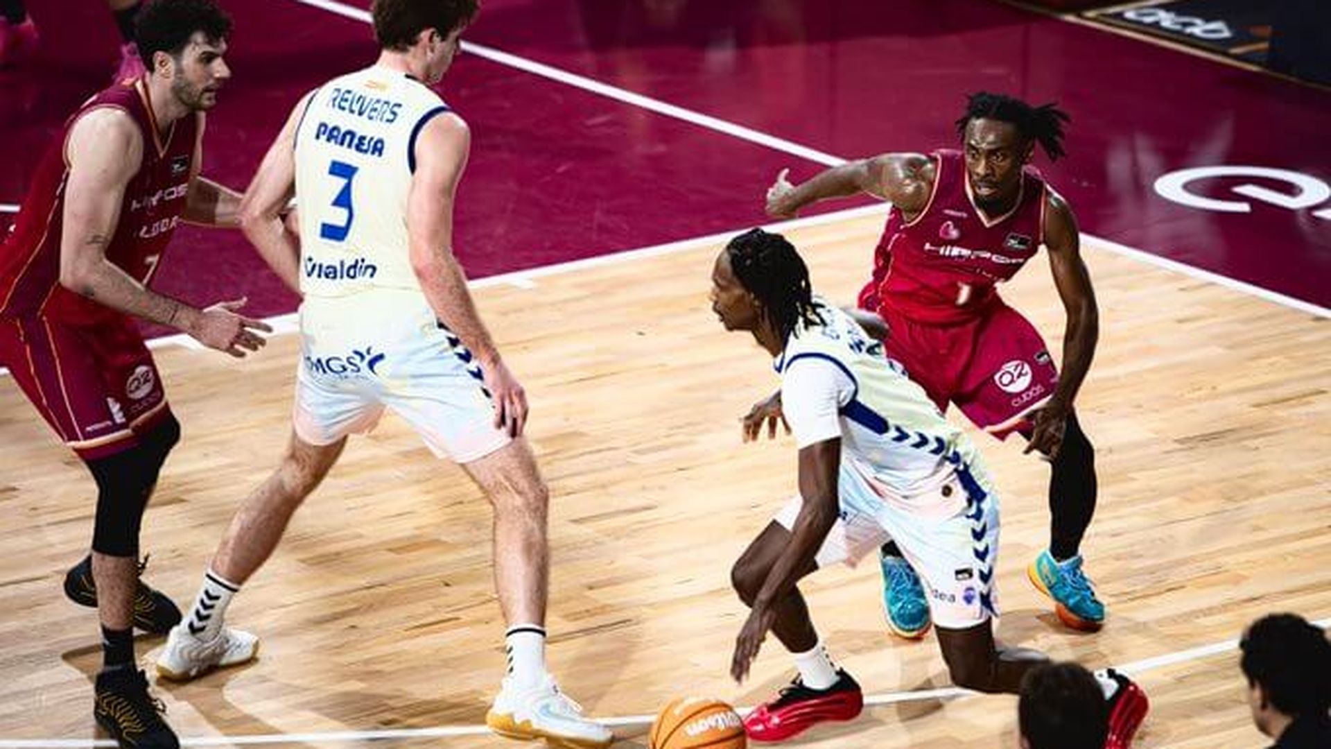 valencia_basket_vence_en_la_complicada_pista_del_hiopos_lleida_78_99_001.jpeg valencia_basket_vence_en_la_complicada_pista_del_hiopos_lleida_78_99_001.jpeg