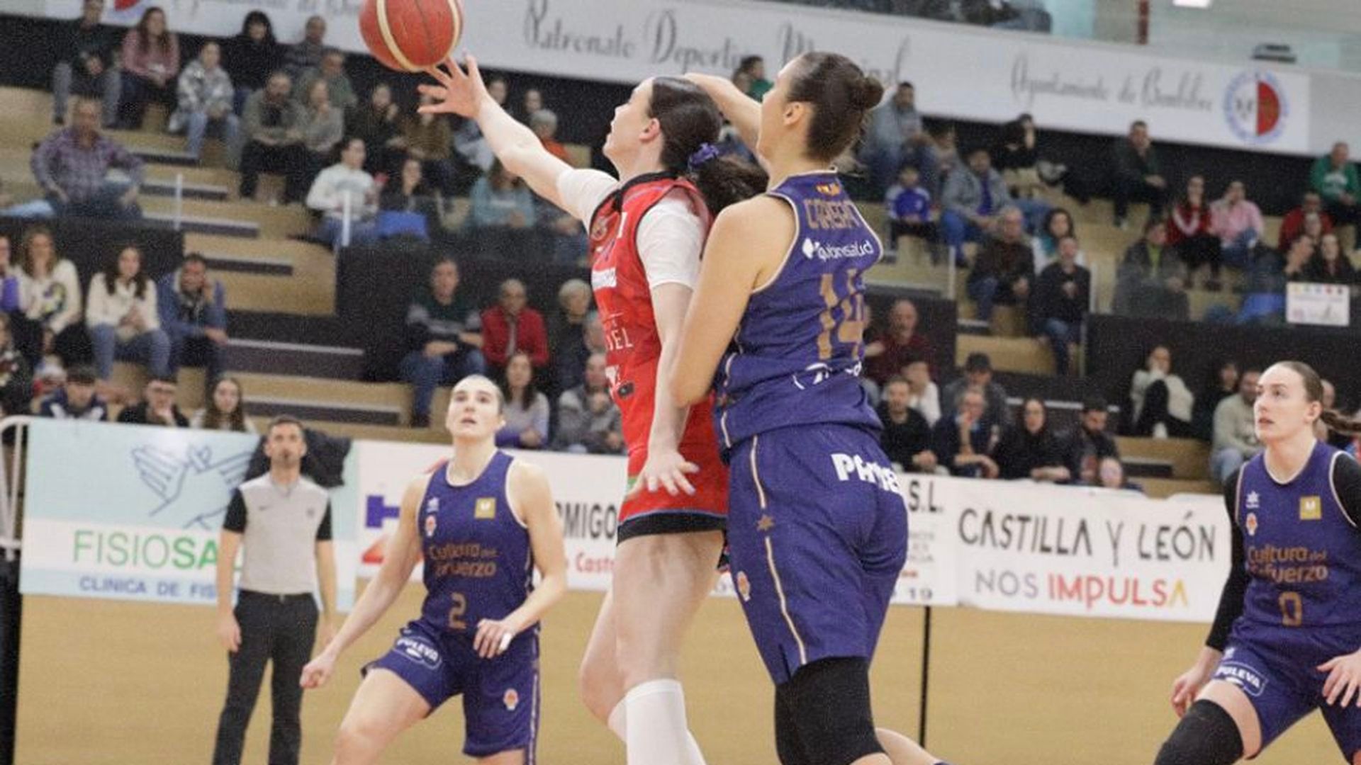 valencia_basket_vuelve_al_buen_camino_en_lf_endesa_55_70_001.png valencia_basket_vuelve_al_buen_camino_en_lf_endesa_55_70_001.png