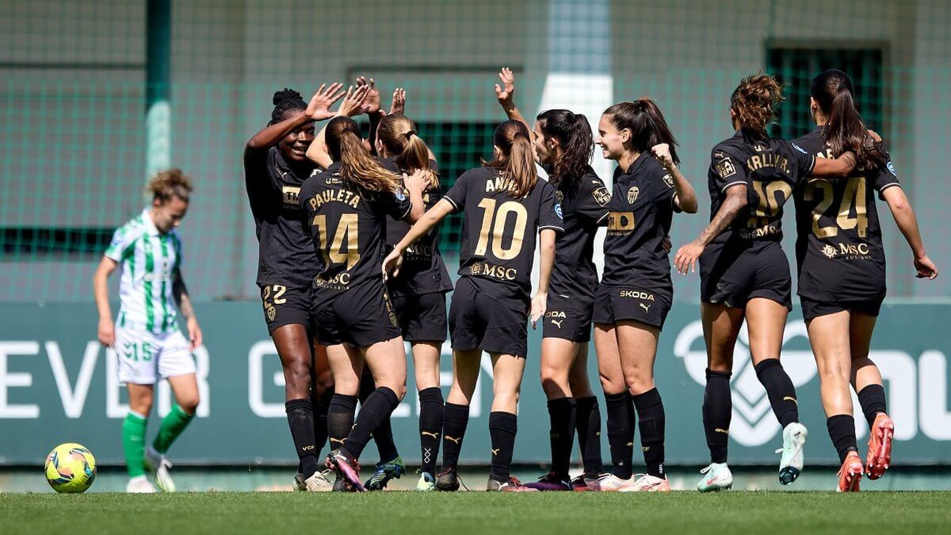 valencia_cf_femenino_vence_fuera_de_casa_002.jpeg valencia_cf_femenino_vence_fuera_de_casa_002.jpeg