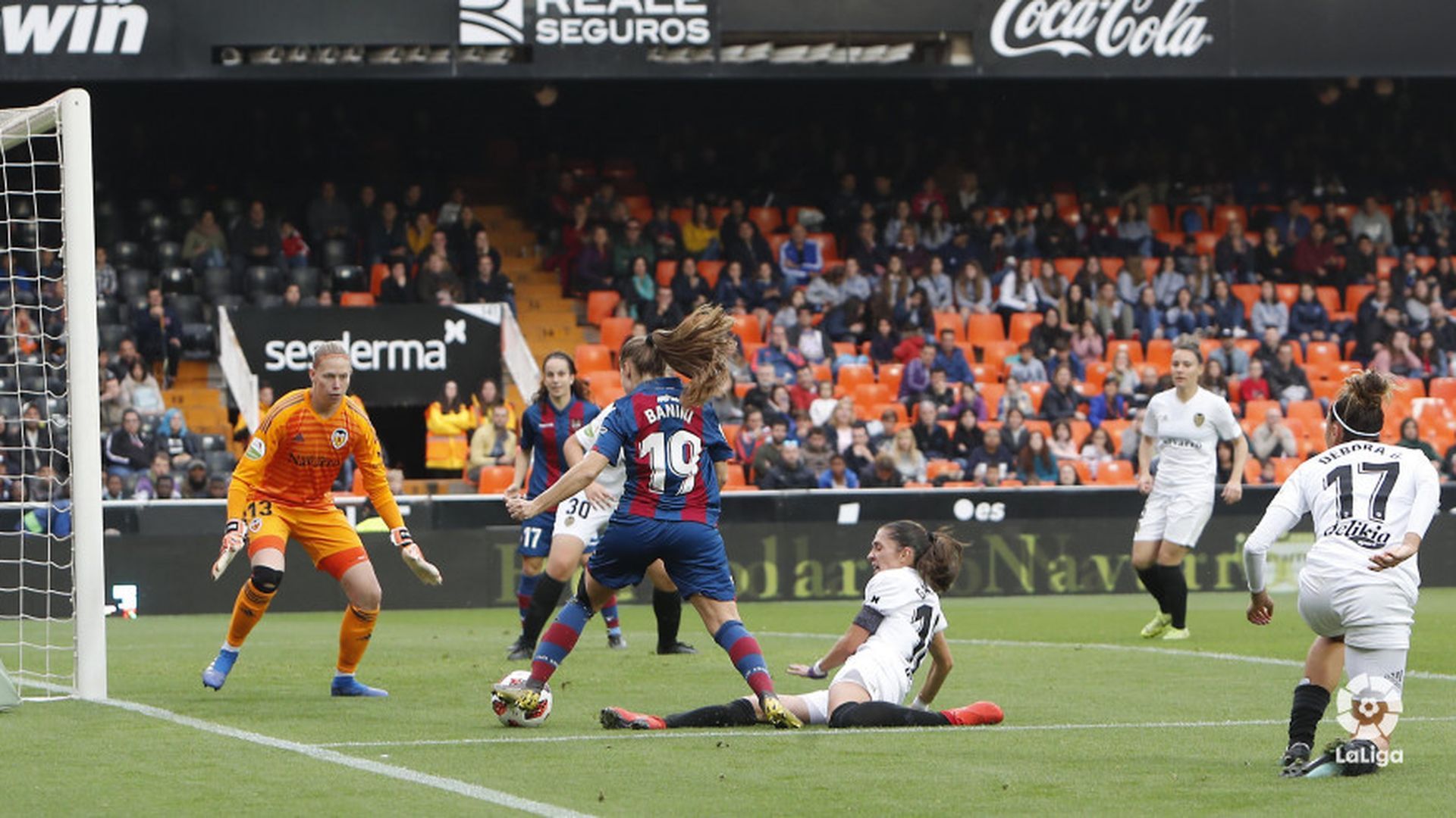 valencia_femenino_001.jpg valencia_femenino_001.jpg