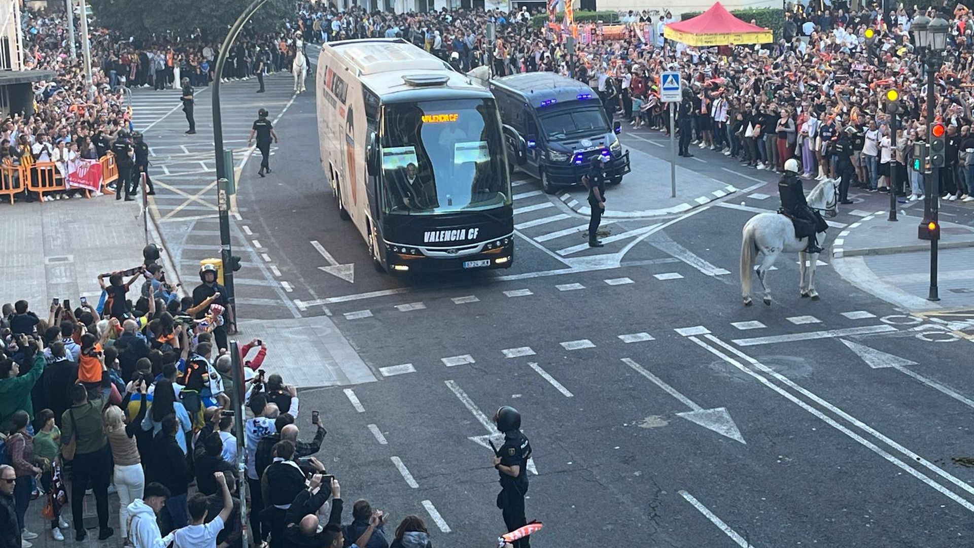 valencia_sevilla_llegada_de_los_autobuses_003.jpeg