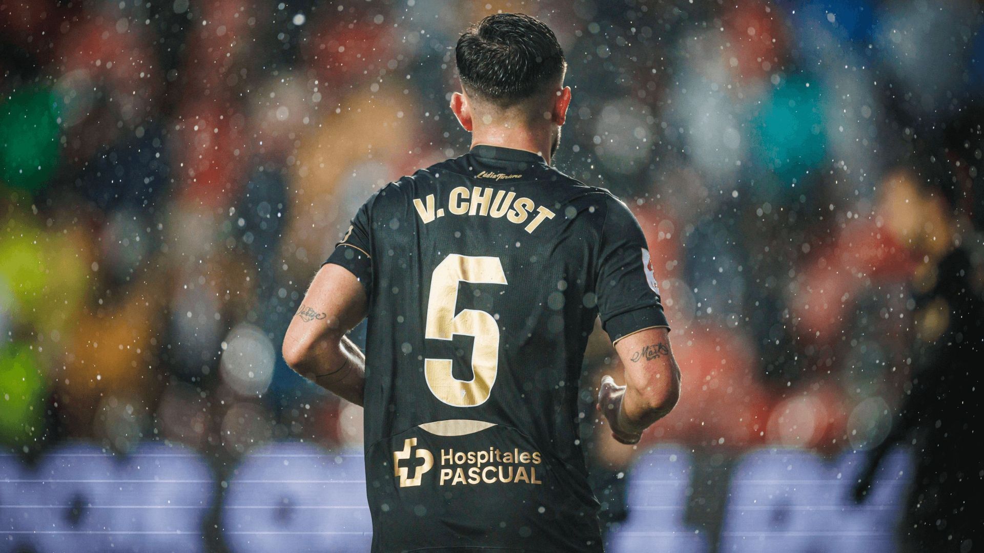 victor_chust_con_el_cadiz_cf_foto_cordon_press.png