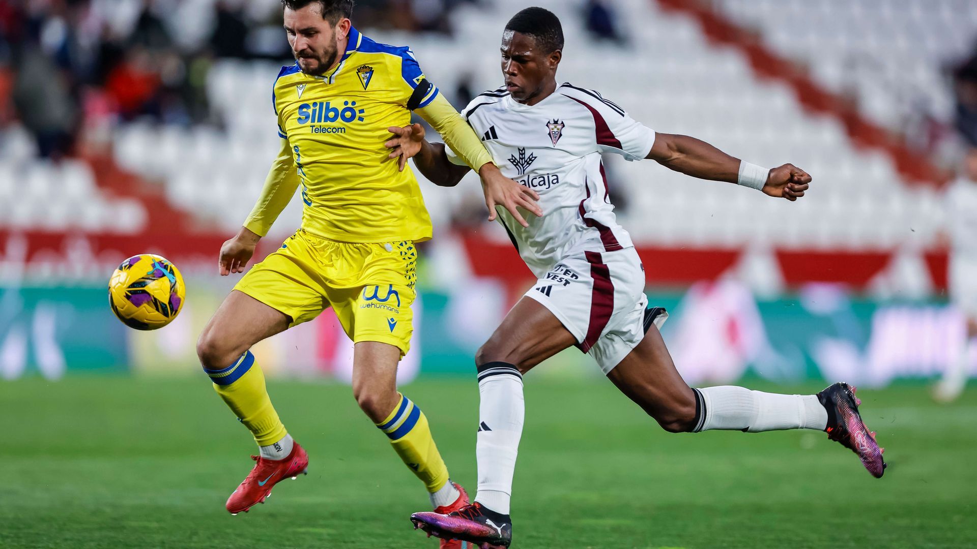 victor_chust_en_el_albacete_cadiz_foto_laliga.jpg