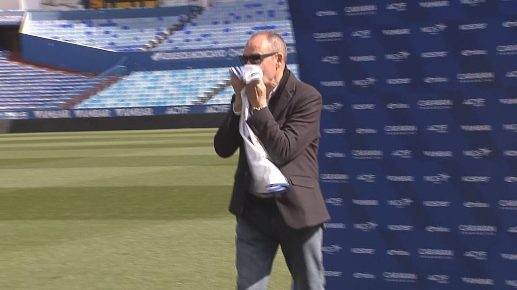 Víctor Fernández se da un baño de masas en su presentación: emociones y mucha ilusión