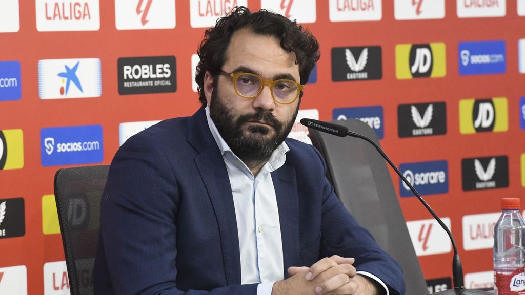 Víctor Orta, en la presentación de Agoumé: El mercado de fichajes, Isaac Romero y la llegada de un delantero