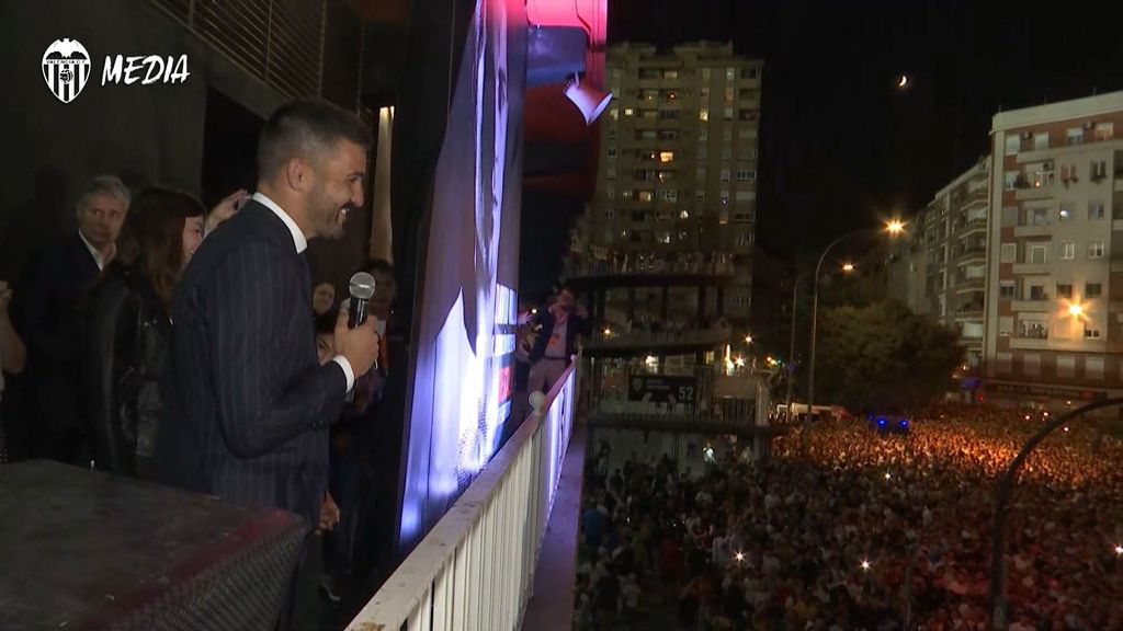 Villa despliega su lona en Mestalla