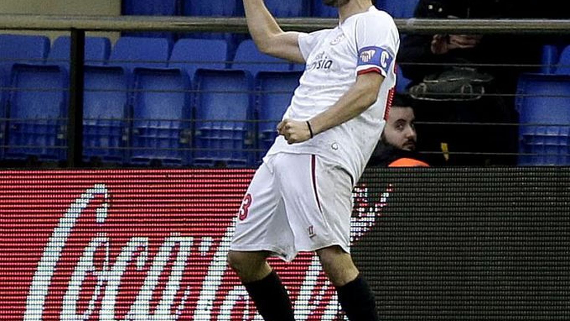 villarreal_sevilla_coke_opt.jpg