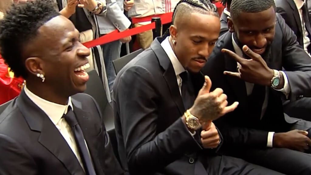 Así se lo pasó Vinicius en el recibimiento al Real Madrid