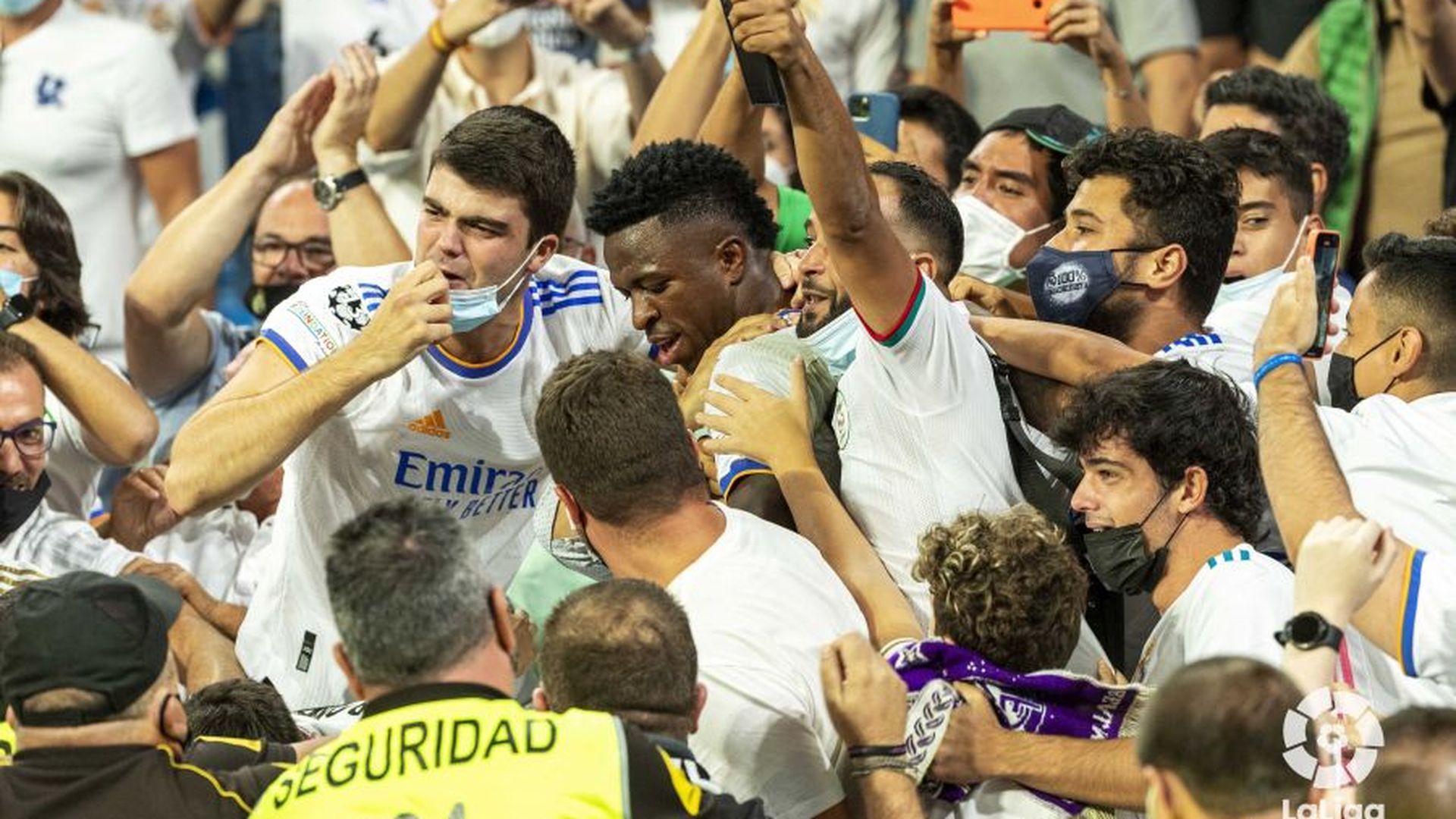 vinicius_001.jpeg vinicius_001.jpeg