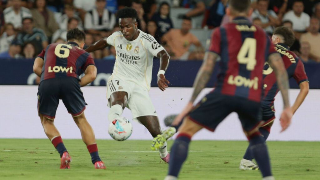 Vinicius explica su golazo con el exterior y da créditos a Luka Modric: "Él me enseñó"