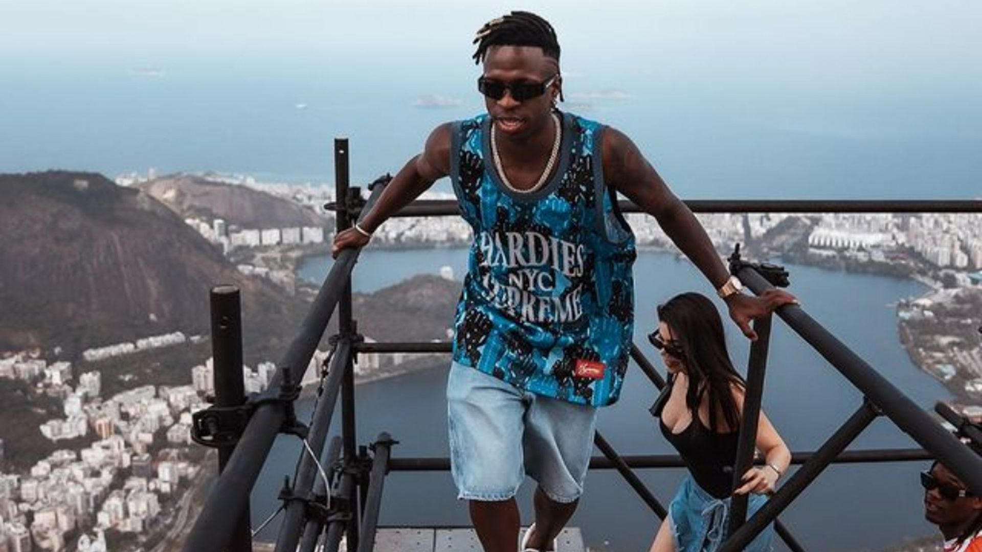 vinicius_junto_a_kenia_os__vinijr_001.jpg vinicius_junto_a_kenia_os__vinijr_001.jpg