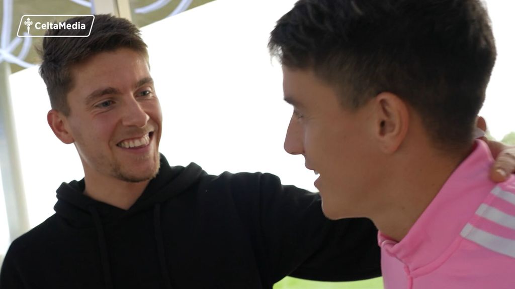 José Fontán visita a sus compañeros en Afouteza