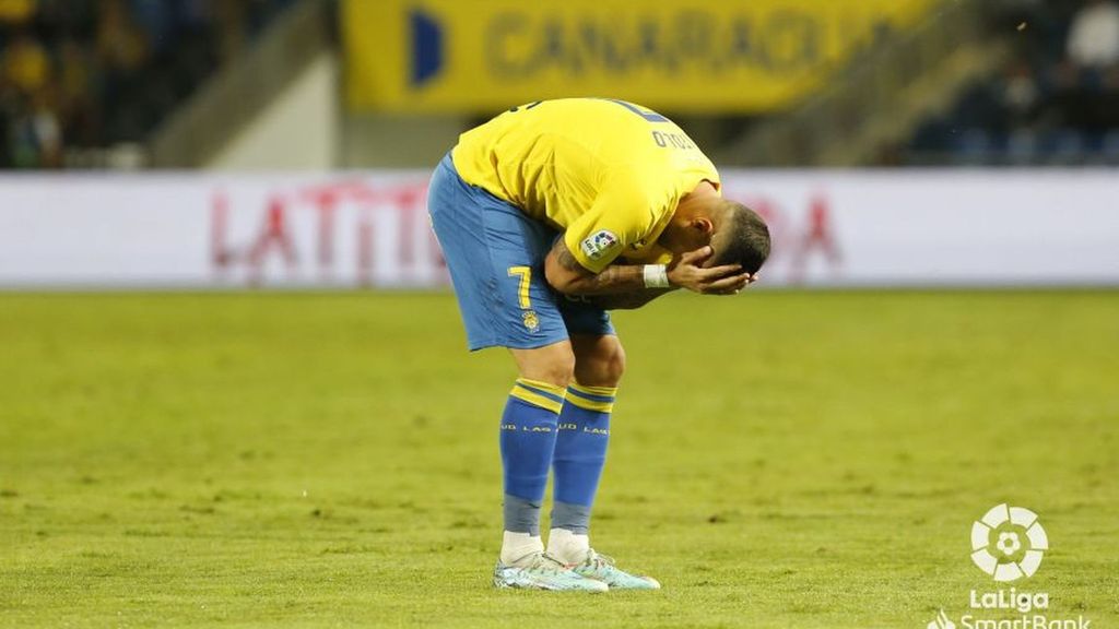 Lágrimas de Vitolo al retirarse de un partido con Las Palmas por una nueva lesión