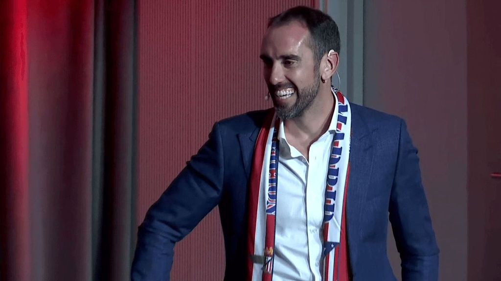 Diego Godín anuncia que volverá a ser padre: "Me cortaron el Internet de casa y me dedico a hacer niños"