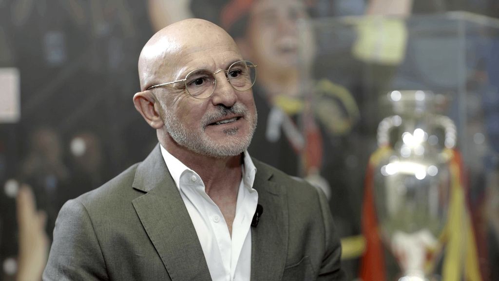 Cortita y al pie para Luis de la Fuente: de los elogios a Jesús Navas, Vivian o Javi Guerra a no reprimir un “aúpa Athletic”