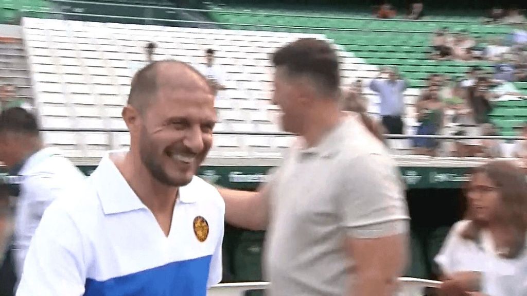 Joaquín Sánchez luce su nuevo injerto de pelo: sonrisa en su vuelta al Villamarín