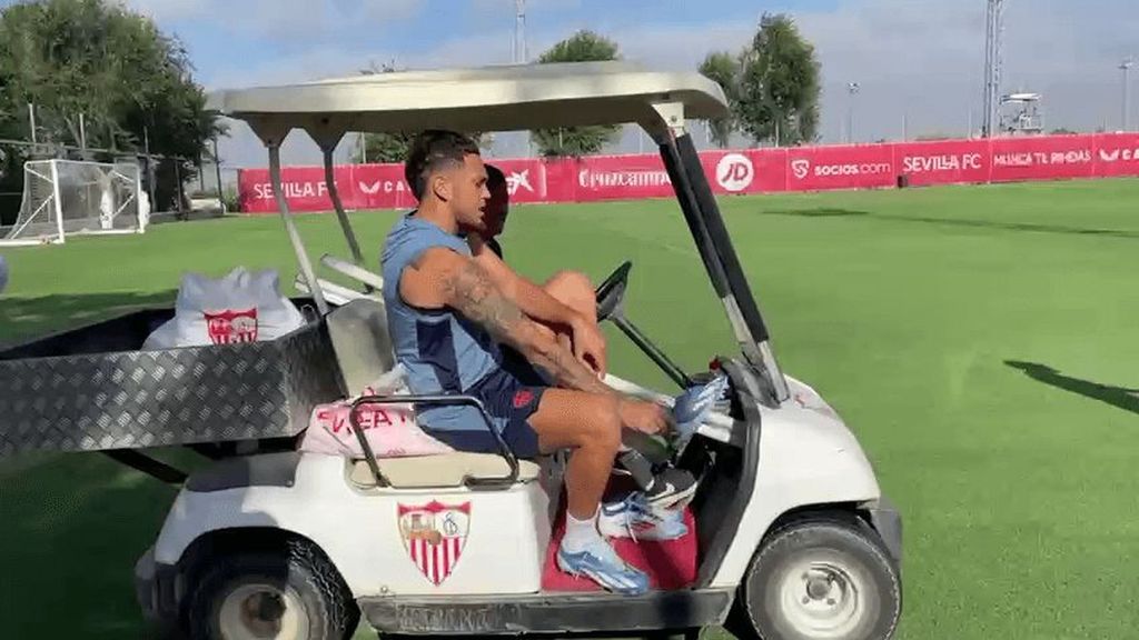 Los mimos de Ocampos a sus botas nuevas