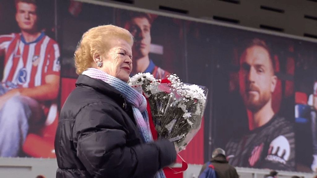 Margarita y la historia detrás del ramo de claveles en el córner de Pantic: “Lo pongo haga sol, llueva o haga aire”