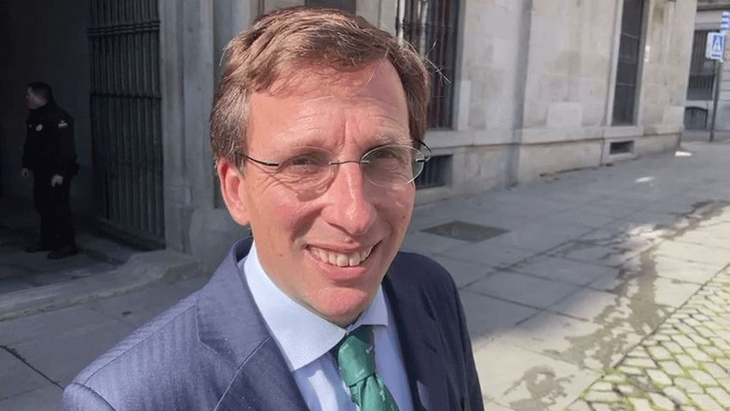 José Luis Martínez-Almeida protege a Pablo Barrios y vacila con la expulsión de Bellingham: "No se inglés"