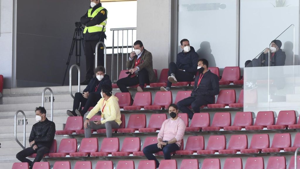 Monchi y Lopetegui, en la Ciudad Deportiva, presencian el Sevilla Atlético-Yeclano