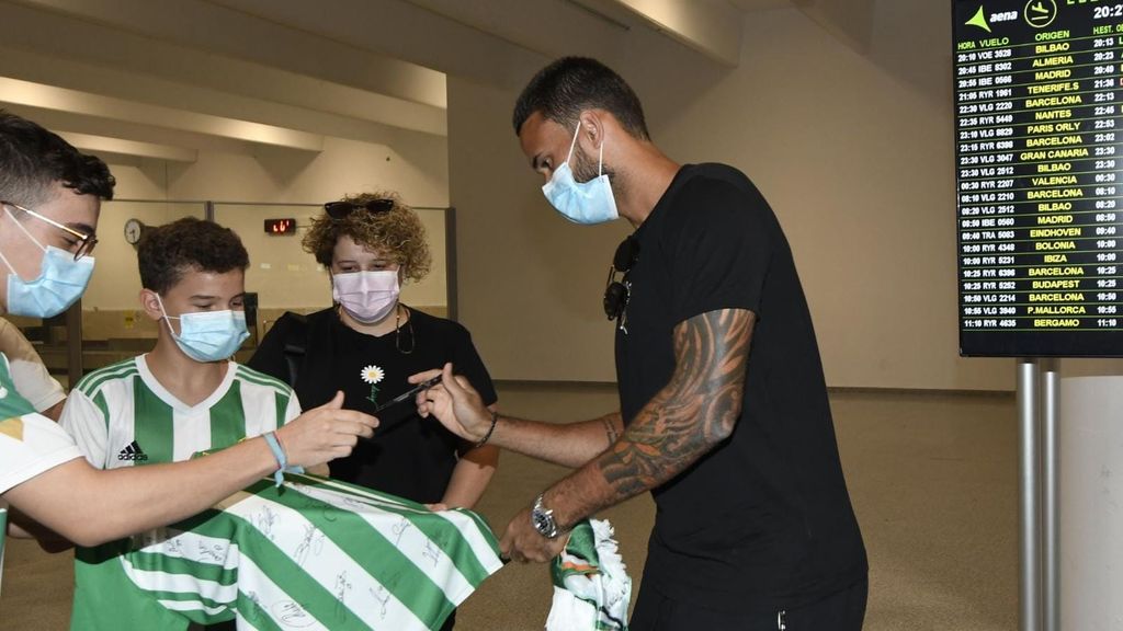 Willian José aterriza en Sevilla