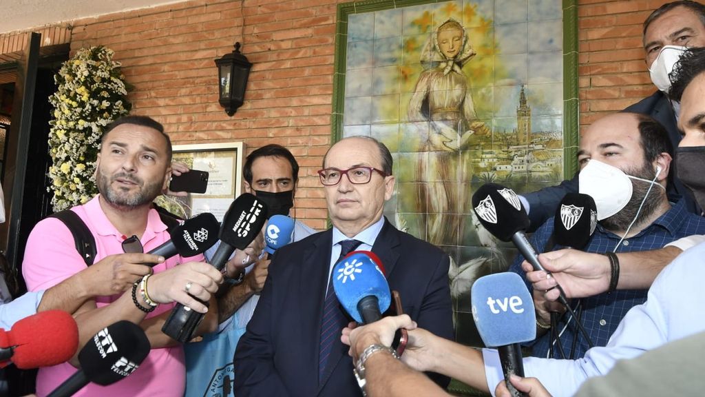 Pepe Castro responde a Del Nido y carga contra él: "Su tiempo pasó, los sevillistas no lo quieren; es un ridículo más y sólo es él, él y él"