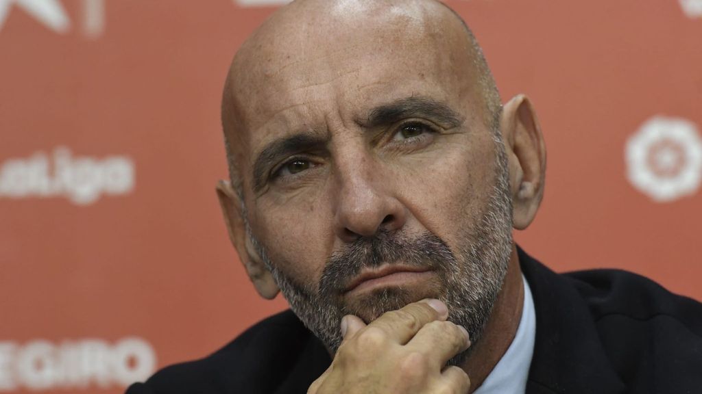 Monchi: "Al césped voy a bajar siempre. No voy a cambiar"