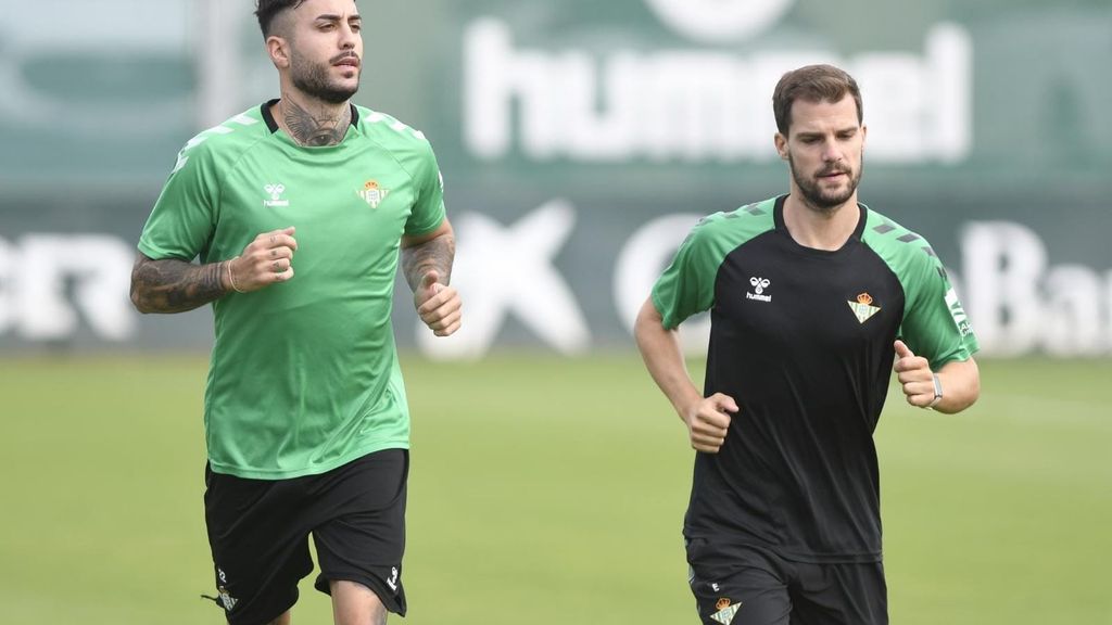 Camarasa comienza a entrenar sobre el césped tras su lesión de rodilla