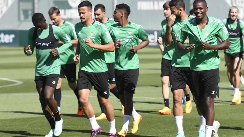 Ausencias de Bravo, Víctor Ruiz y Juanmi en el entrenamiento del Betis