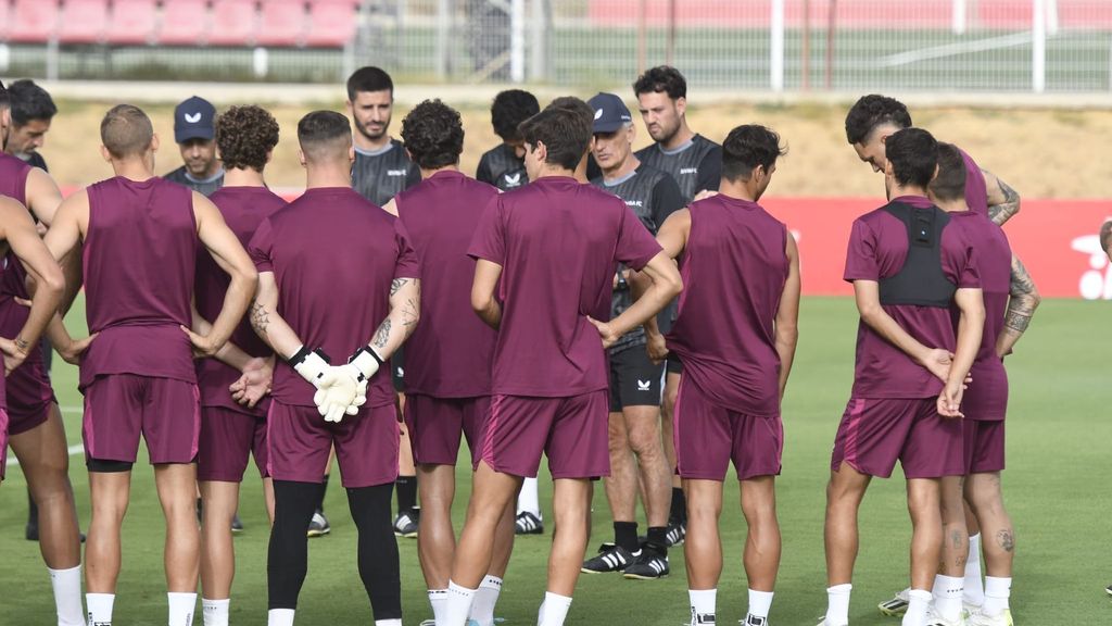 Entrenamiento del Sevilla para preparar el inicio de LALIGA 23-24 ante el Valencia sin Dmitrovic y Nianzou