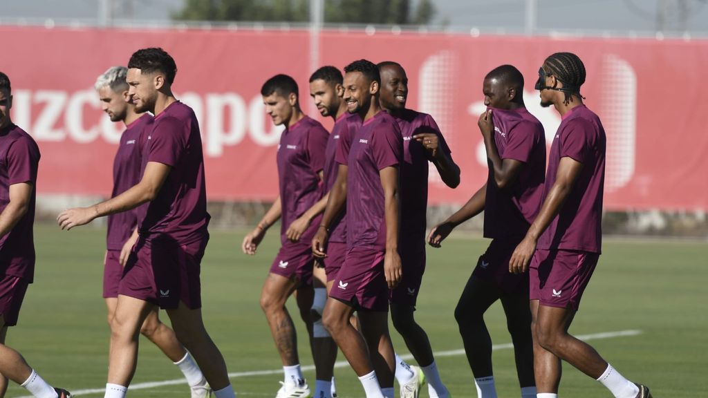 Navas, novedad en la sesión del Sevilla