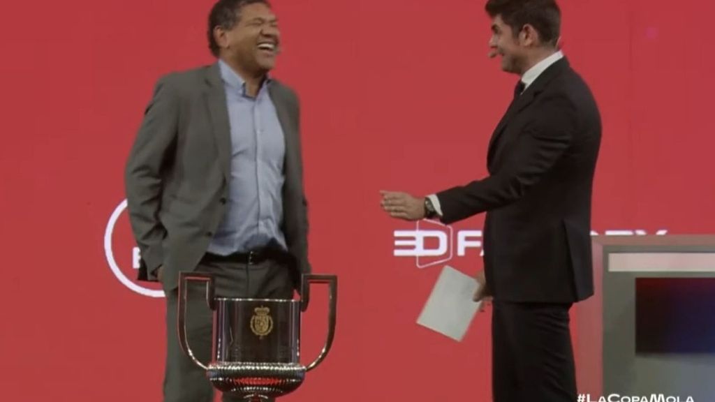 La broma de Donato al ver la Copa del Rey: "¿Es para mí?"