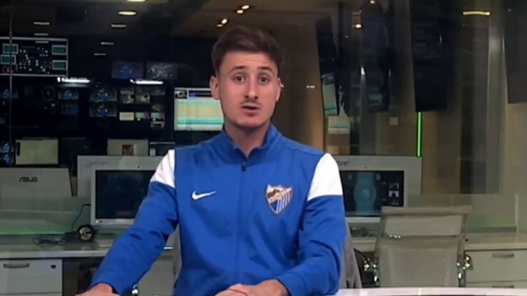 Los presentadores de televisión que cautivan a las redes con el chándal del Málaga y reguetón: "Yo soy tu gato de noche"