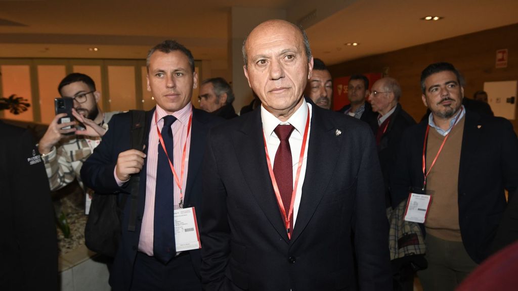 La protesta de José María del Nido Benavente en el comienzo de la Junta de accionistas 2023 del Sevilla