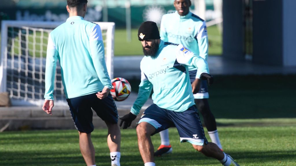 El último entrenamiento del Betis antes de jugar en Copa con el Alavés