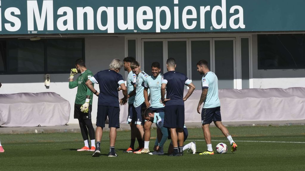 Pellegrini mima a Isco en la previa del derbi