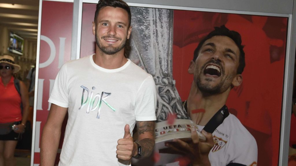 Saúl llega al aeropuerto para firmar por el Sevilla FC