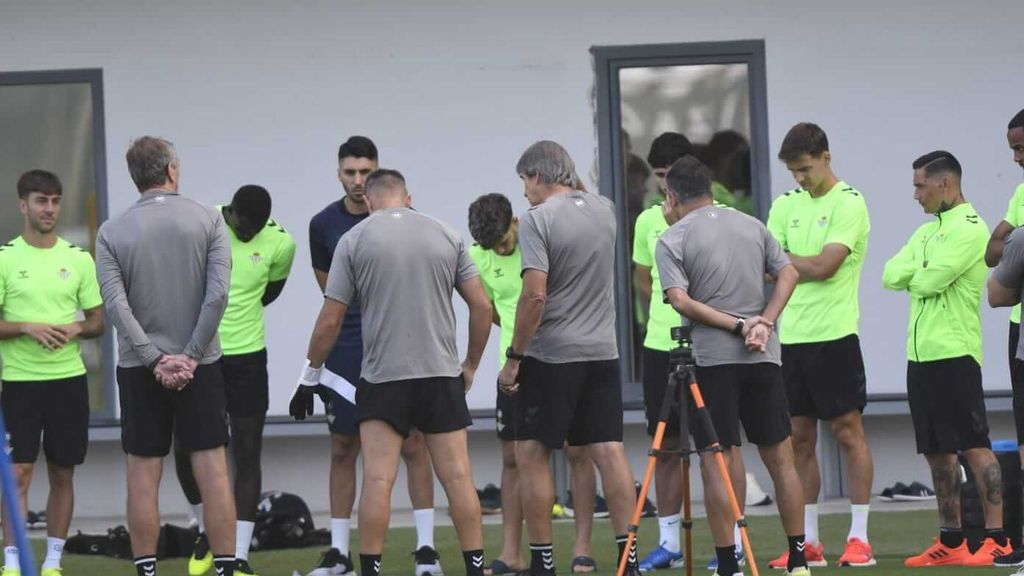 Entrenamiento del Betis tras el partido ante el Mallorca