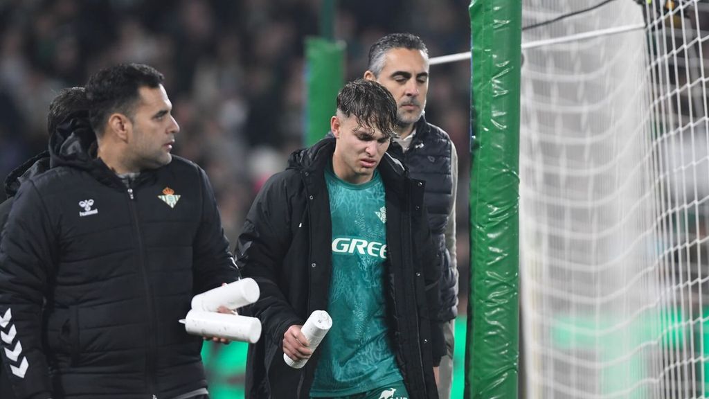 Real Betis 3-0 Real Sociedad: Expulsión de Becker y lesión de Ángel Ortiz