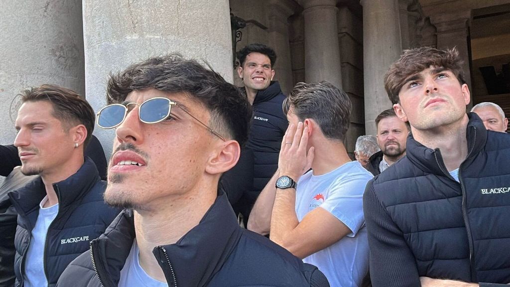 La reacción de los jugadores del Valencia en la mascletá de las Fallas 2025