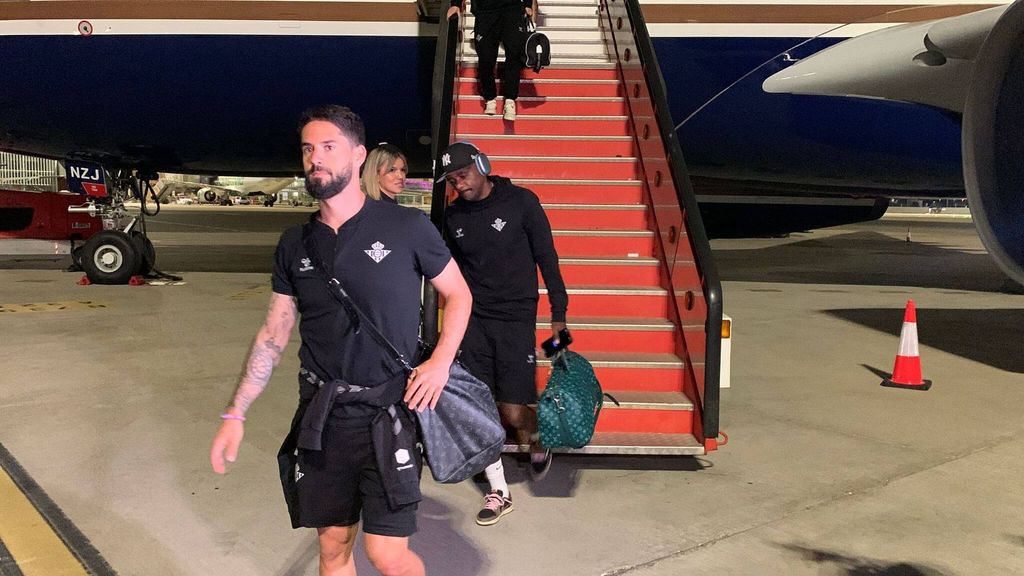 Llegada del Real Betis al aeropuerto de Sevilla