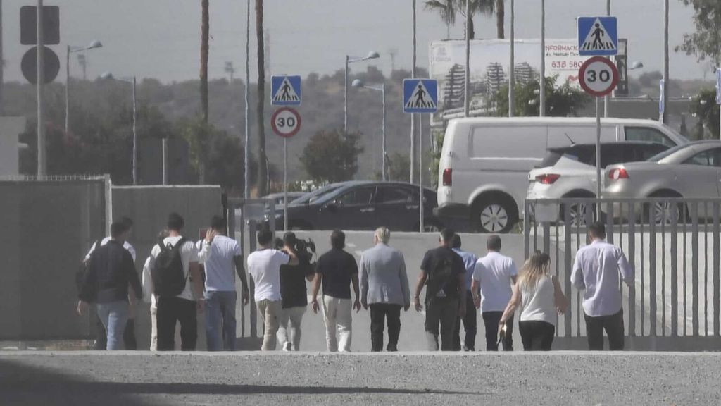 Matías Almeyda conoce la Ciudad Deportiva del Sevilla FC