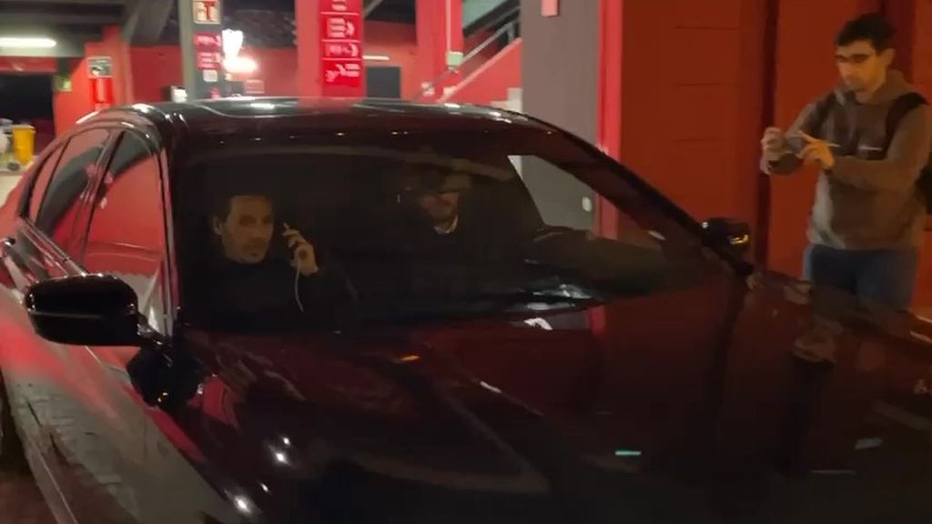 Víctor Orta y Del Nido Carrasco abandonan el Sánchez-Pizjuán, tras las últimas horas de mercado