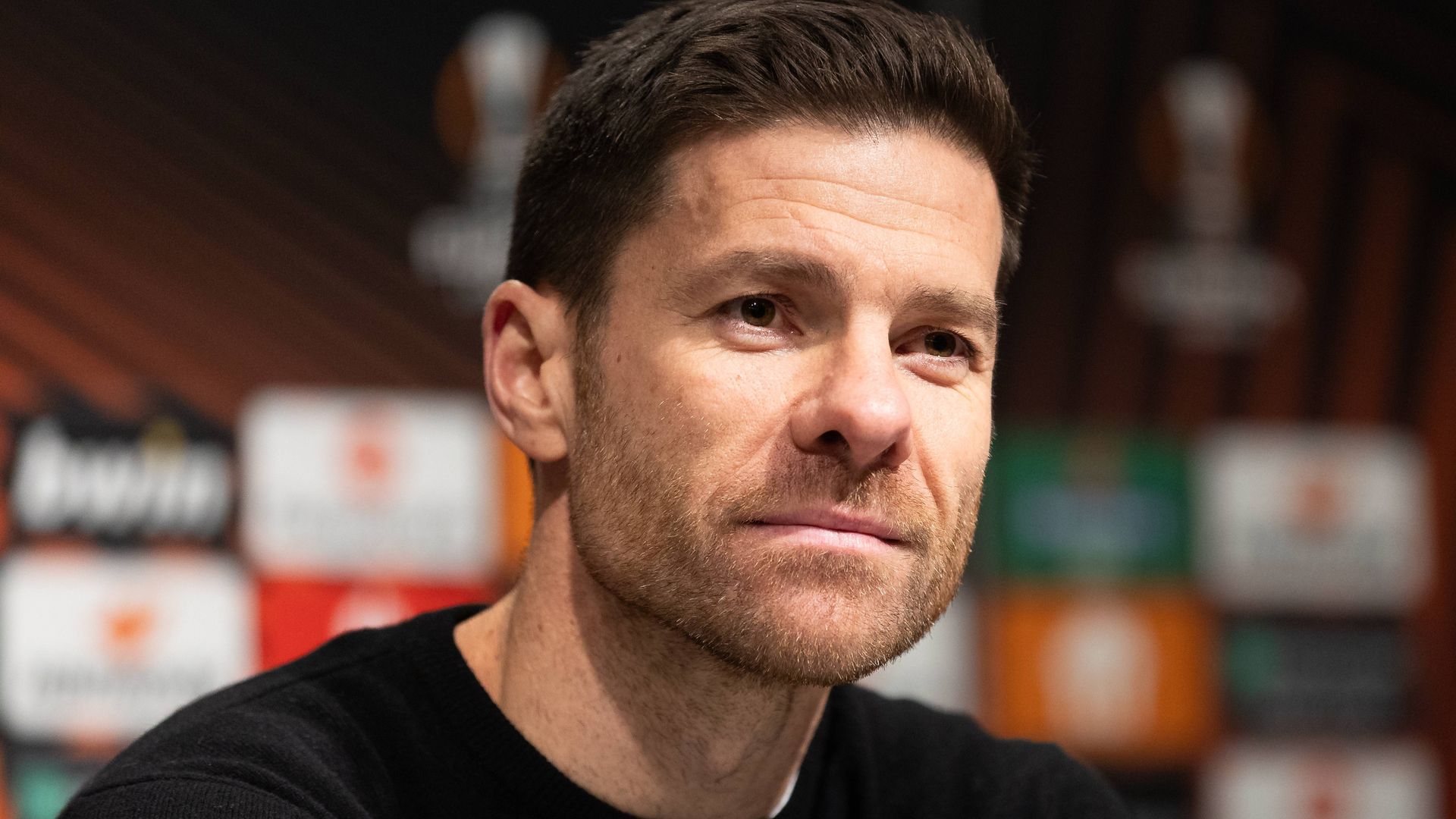xabi_alonso_se_aleja_del_madrid_001.jpg xabi_alonso_se_aleja_del_madrid_001.jpg