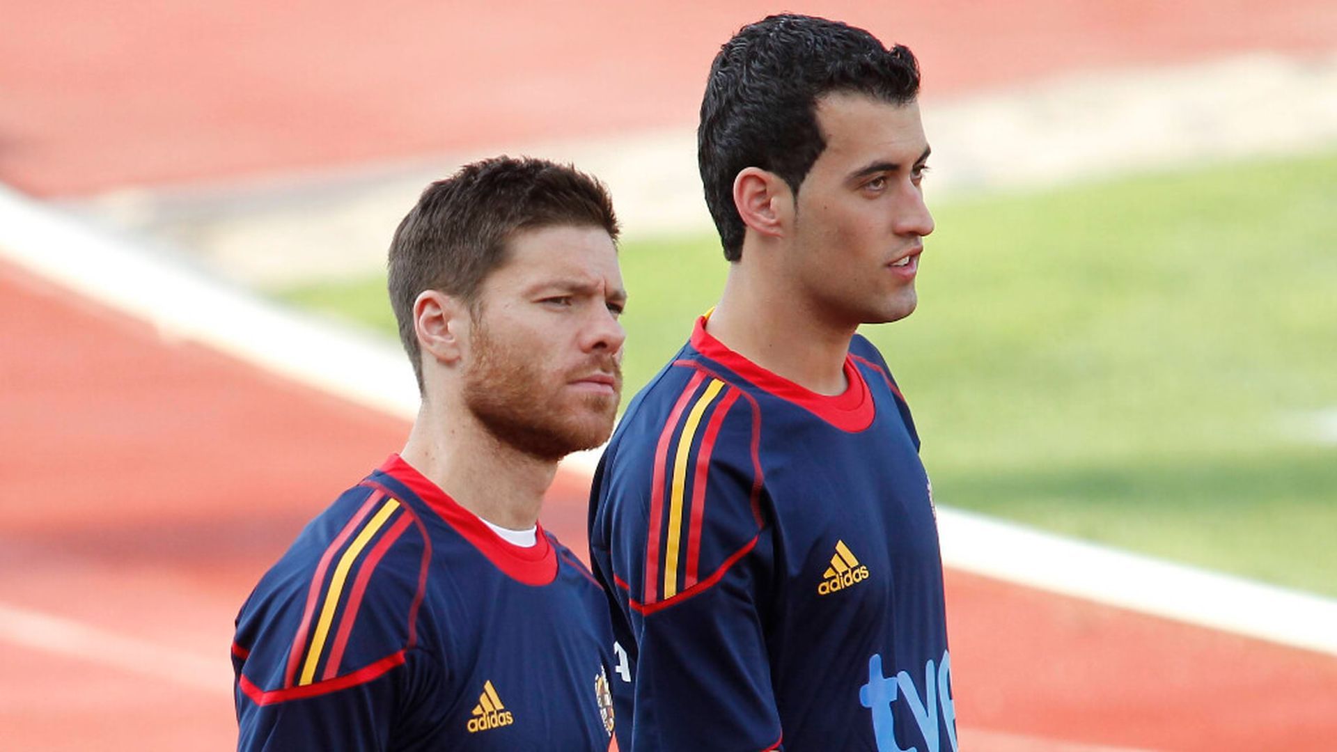 xabi_alonso_y_sergio_busquets_en_un_entrenamiento_con_la_seleccion_espanola_foto_cordo.jpg xabi_alonso_y_sergio_busquets_en_un_entrenamiento_con_la_seleccion_espanola_foto_cordo.jpg